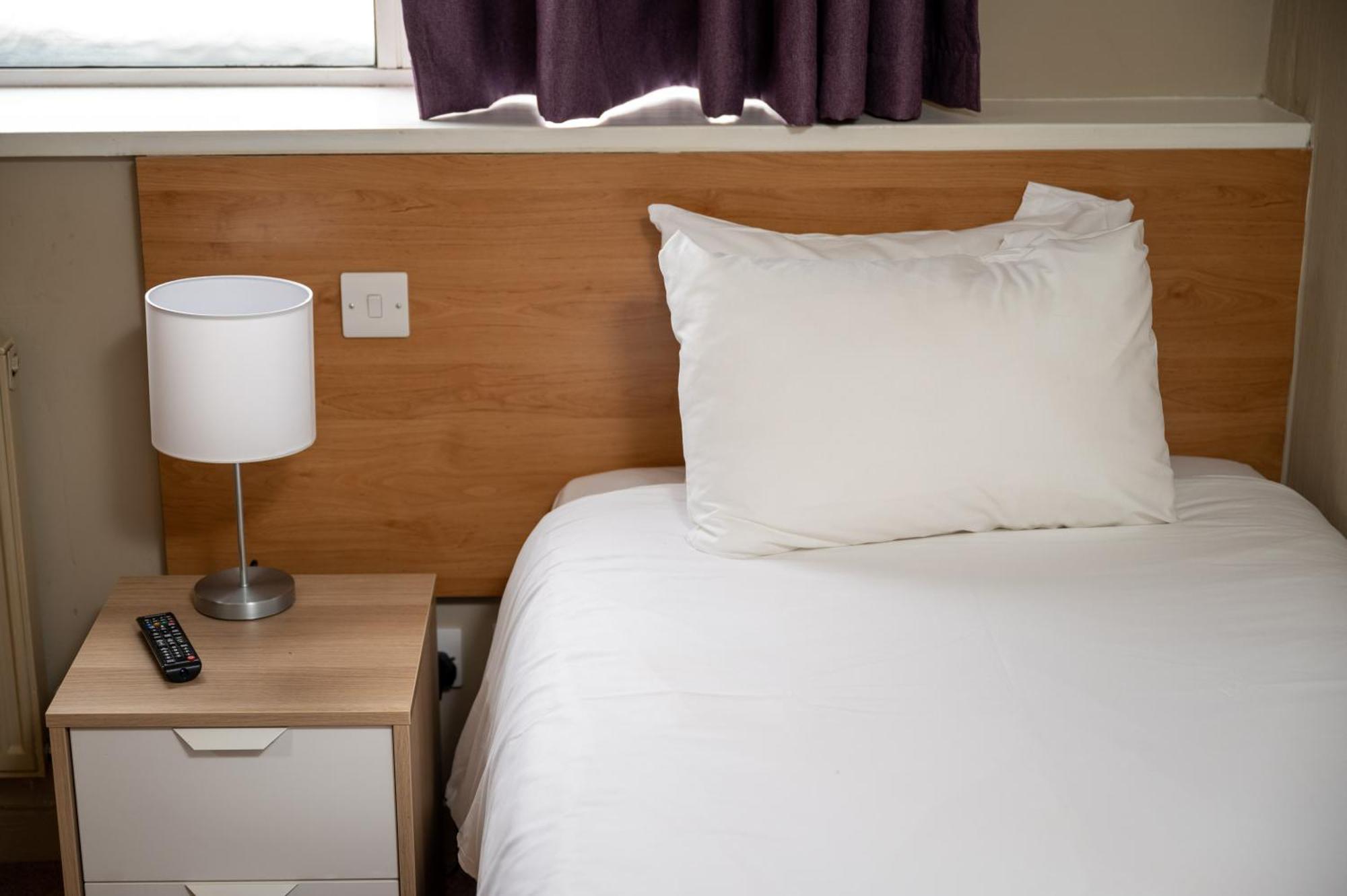 The Titan Hotell Clydebank Exteriör bild