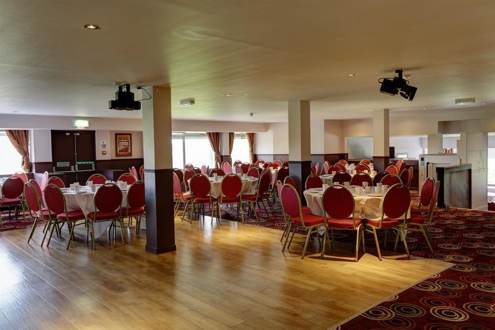The Titan Hotell Clydebank Exteriör bild